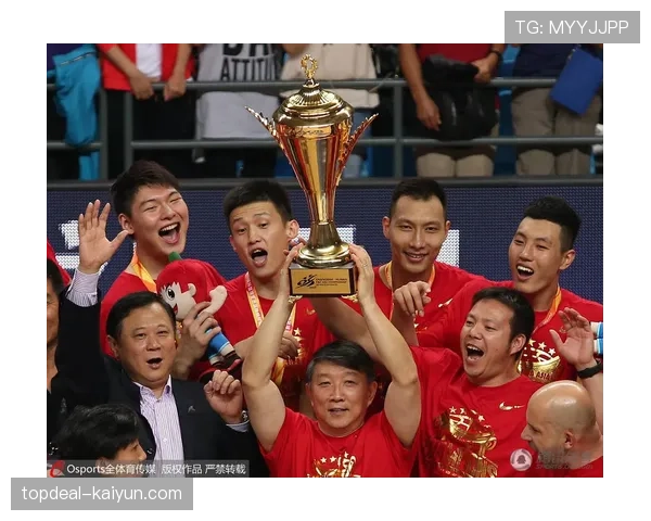 CBA总冠军奖杯“牟作云杯”开启全国巡展